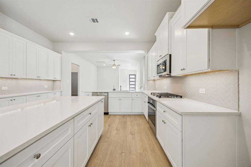 Mesquite, TX 75181,1913 Hazel Lily