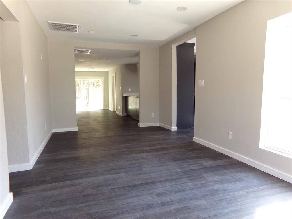 Dallas, TX 75224,1310 Elmwood Boulevard