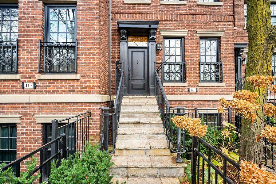 Toronto C02, ON M5R 1H8,121 Davenport RD