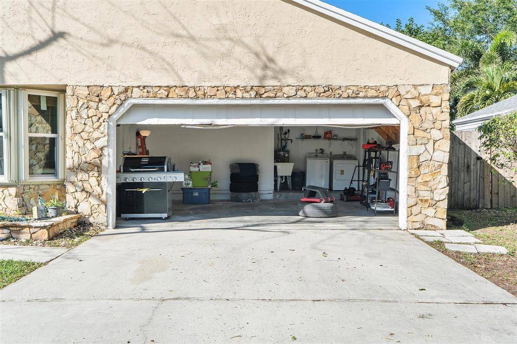 Davie, FL 33325,1001 SW 133rd Ter