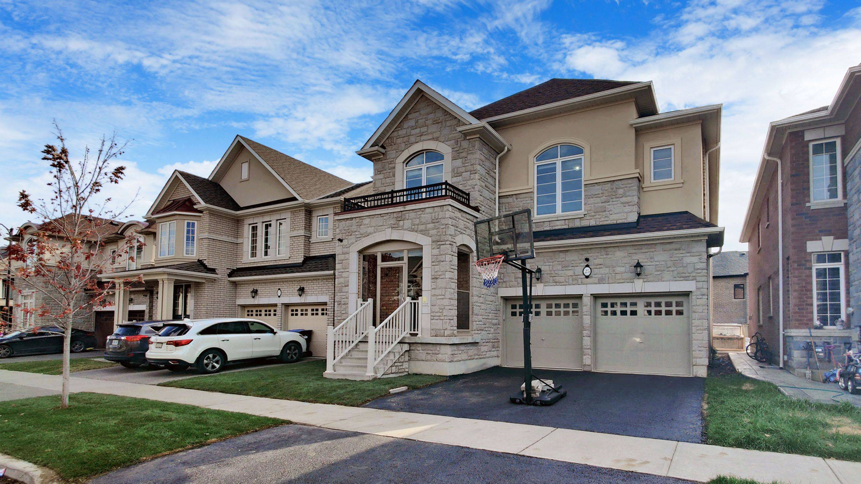 Brampton, ON L7A 4L4,25 Fann DR