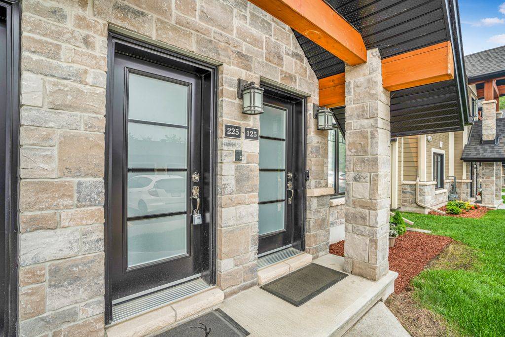 Clarence-rockland, ON K4K 0K5,292 Masters LN #225