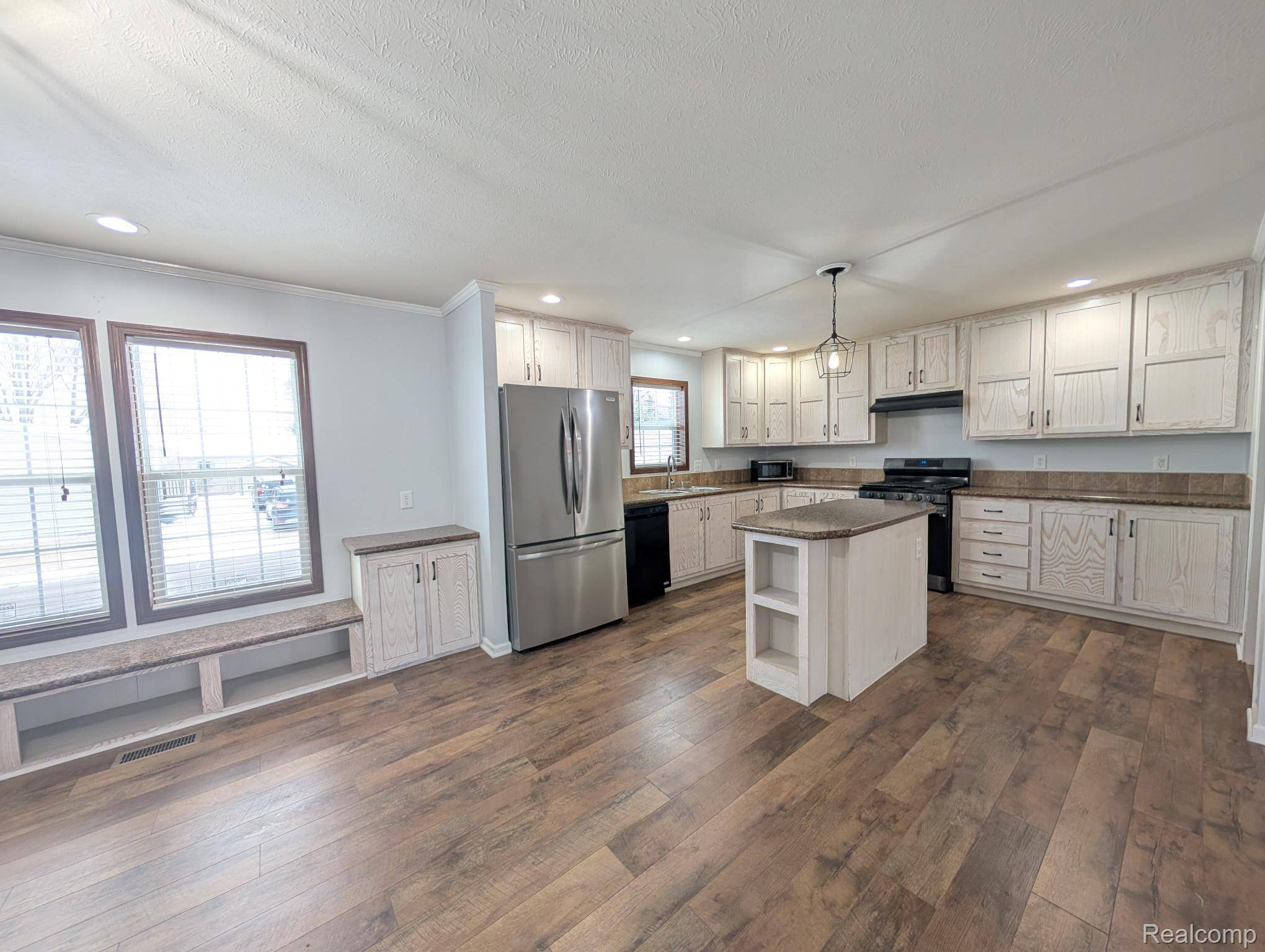 South Lyon, MI 48178,11045 Woodland Ridge CT