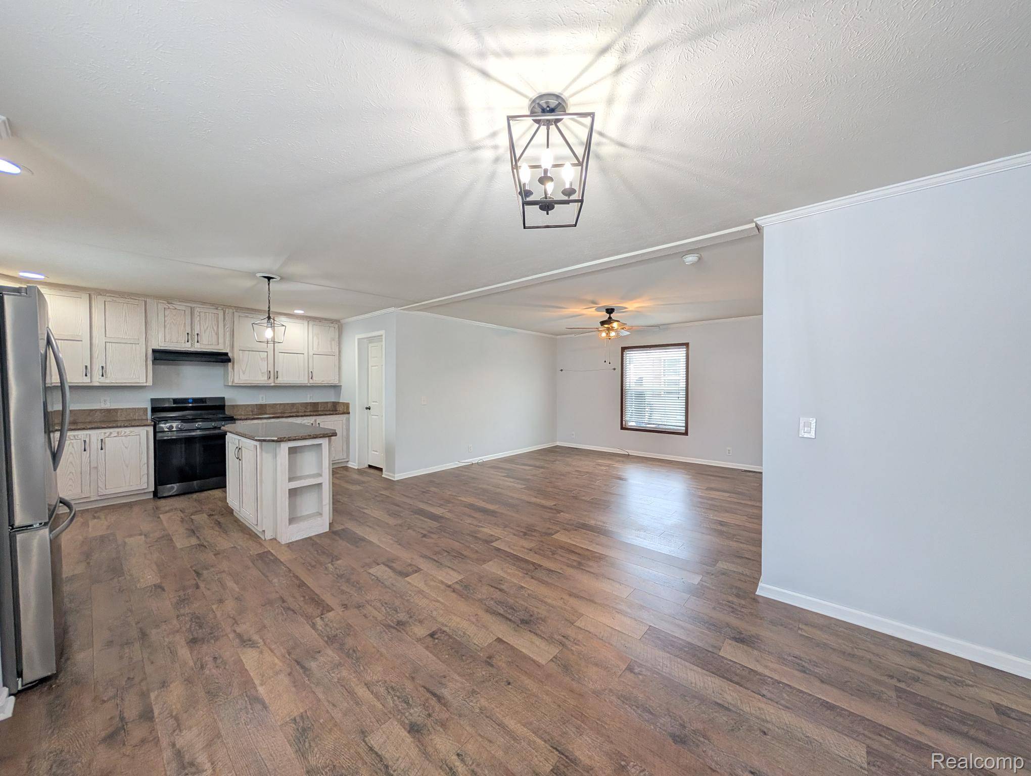 South Lyon, MI 48178,11045 Woodland Ridge CT