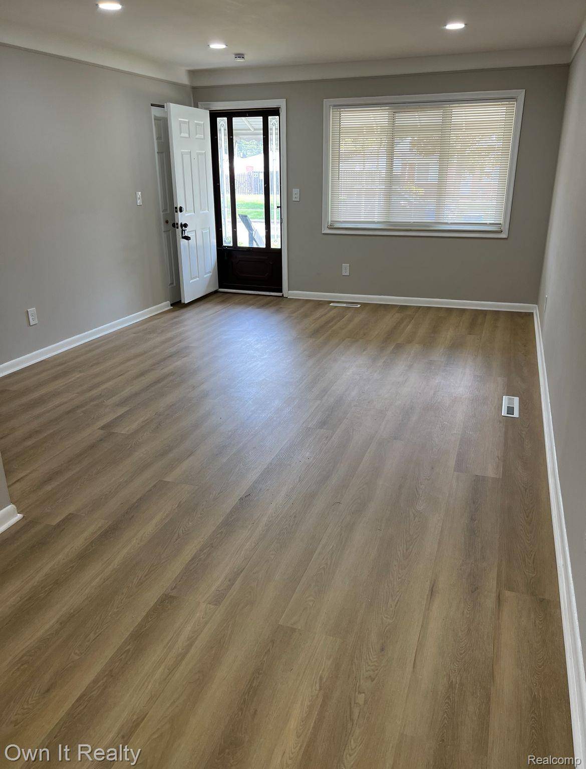 Dearborn Heights, MI 48125,4976 BEDFORD ST