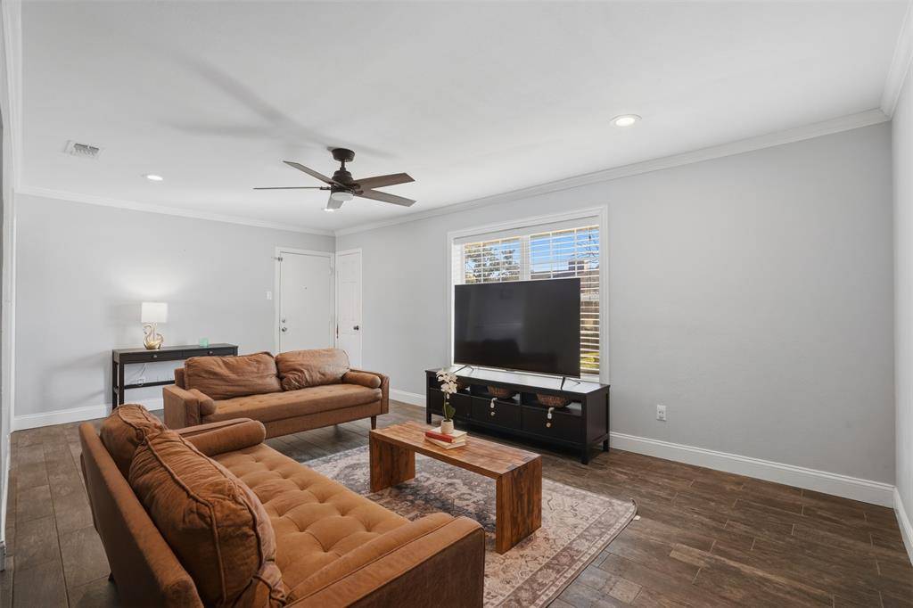 Dallas, TX 75206,5805 Birchbrook Drive #201