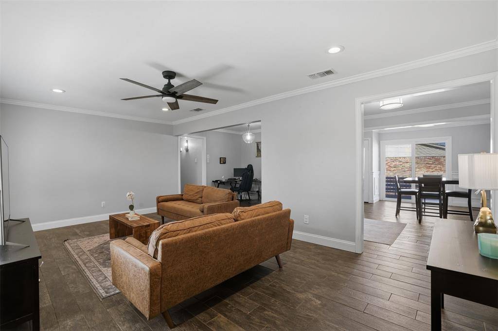 Dallas, TX 75206,5805 Birchbrook Drive #201