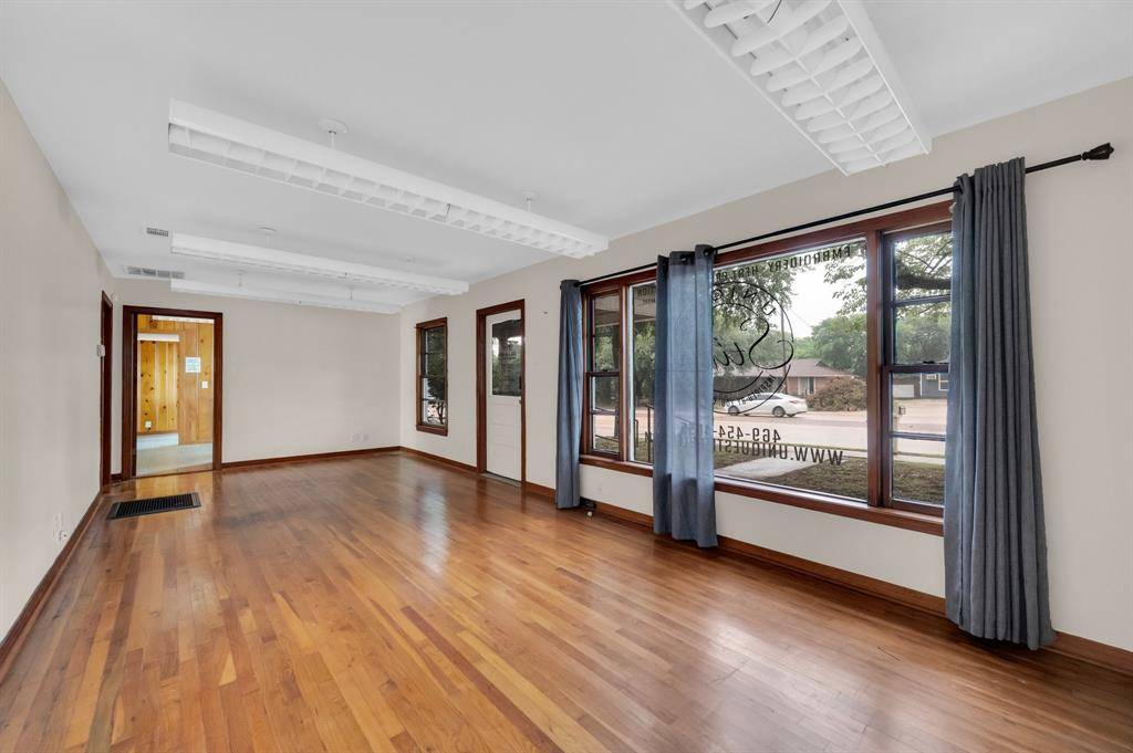 Cedar Hill, TX 75104,216 W Belt Line Road