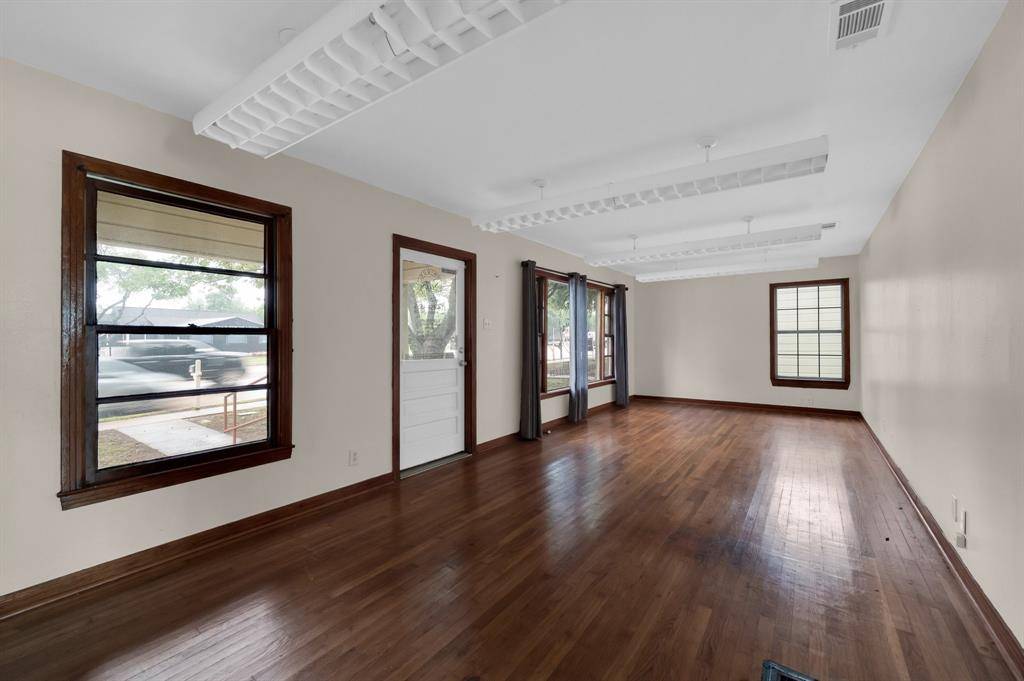 Cedar Hill, TX 75104,216 W Belt Line Road