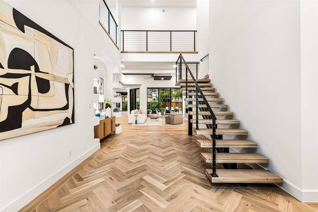 Dallas, TX 75230,6123 Northaven Road