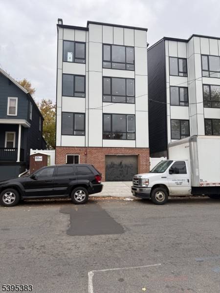 Newark City, NJ 07107,39 S 7Th St