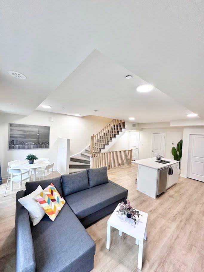 Pickering, ON L1V 0H1,755 Omega DR #204