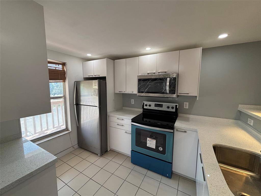 Tamarac, FL 33319,6000 NW 64th Ave #211