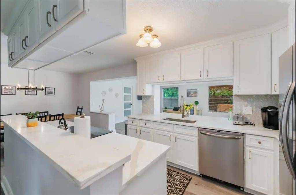 Lighthouse Point, FL 33064,2521 NE 51st St