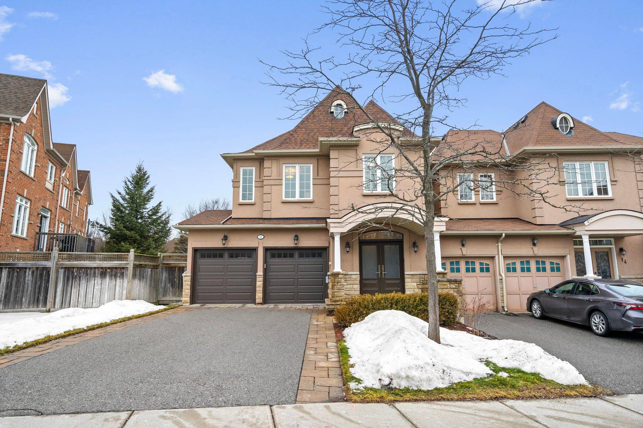 Richmond Hill, ON L4E 0E5,450 Worthington AVE #13