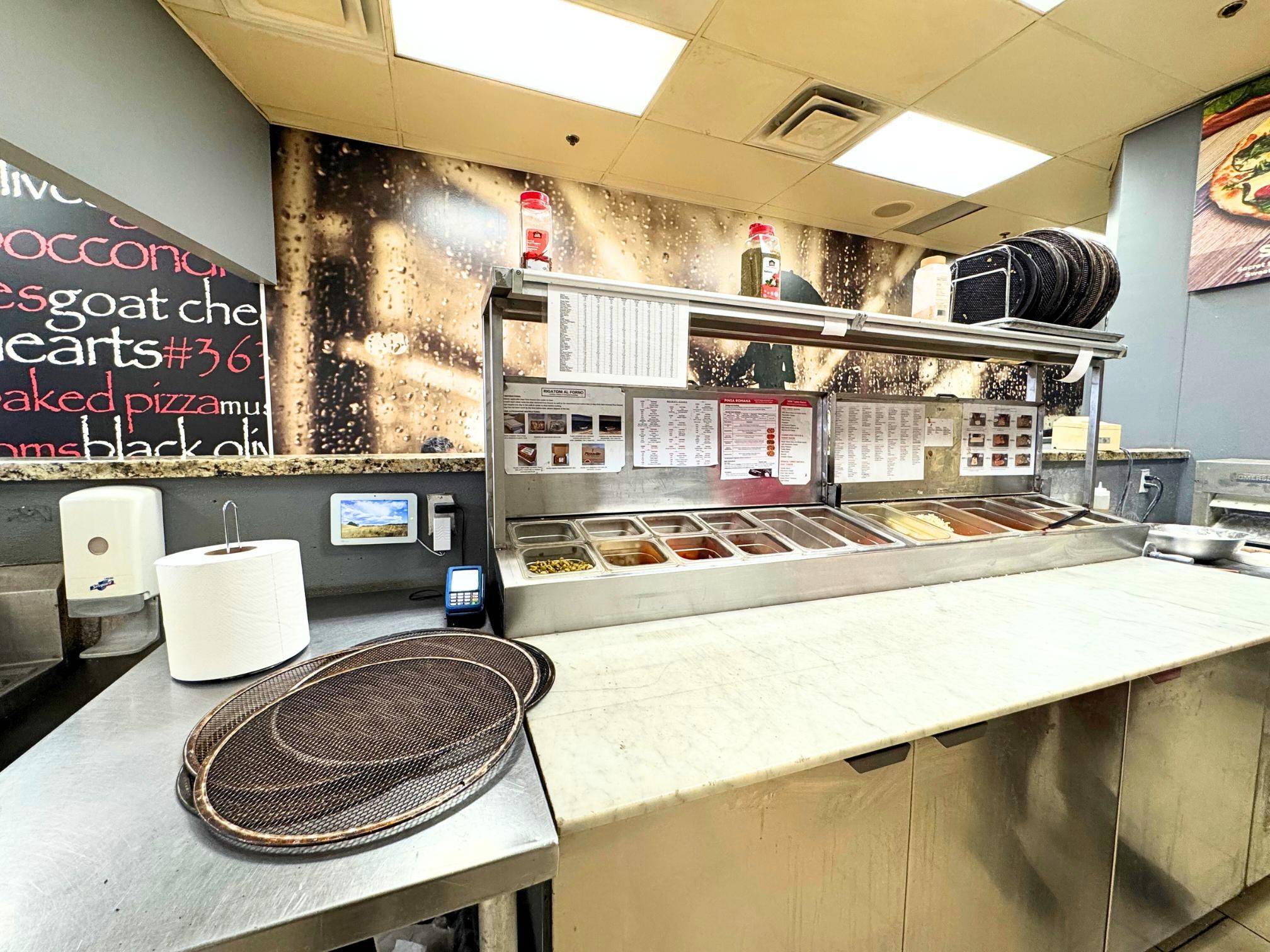 Mississauga, ON L5J 2Y4,960 Southdown RD #C10