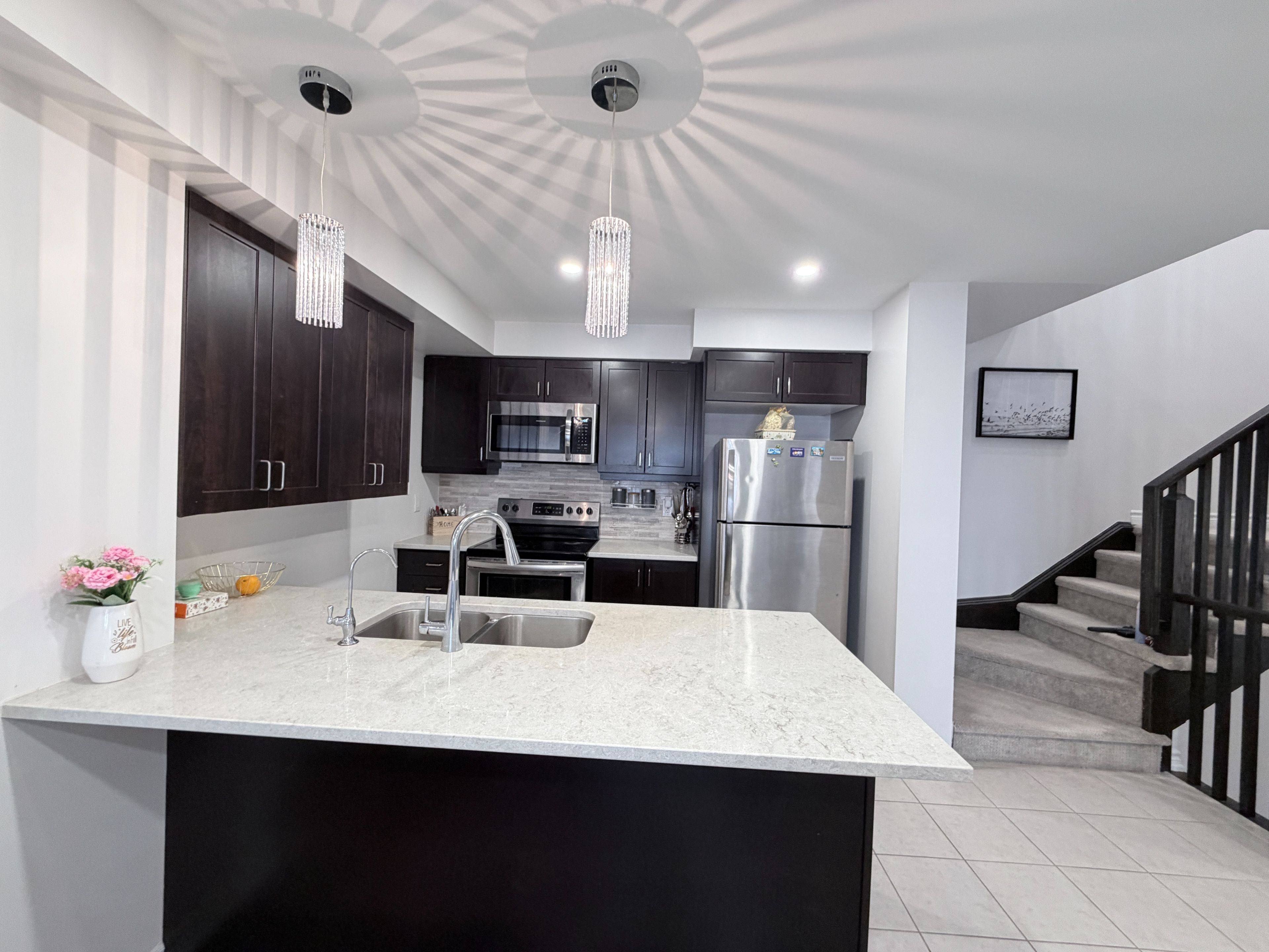 Milton, ON L9E 1P1,1222 Rose WAY #50