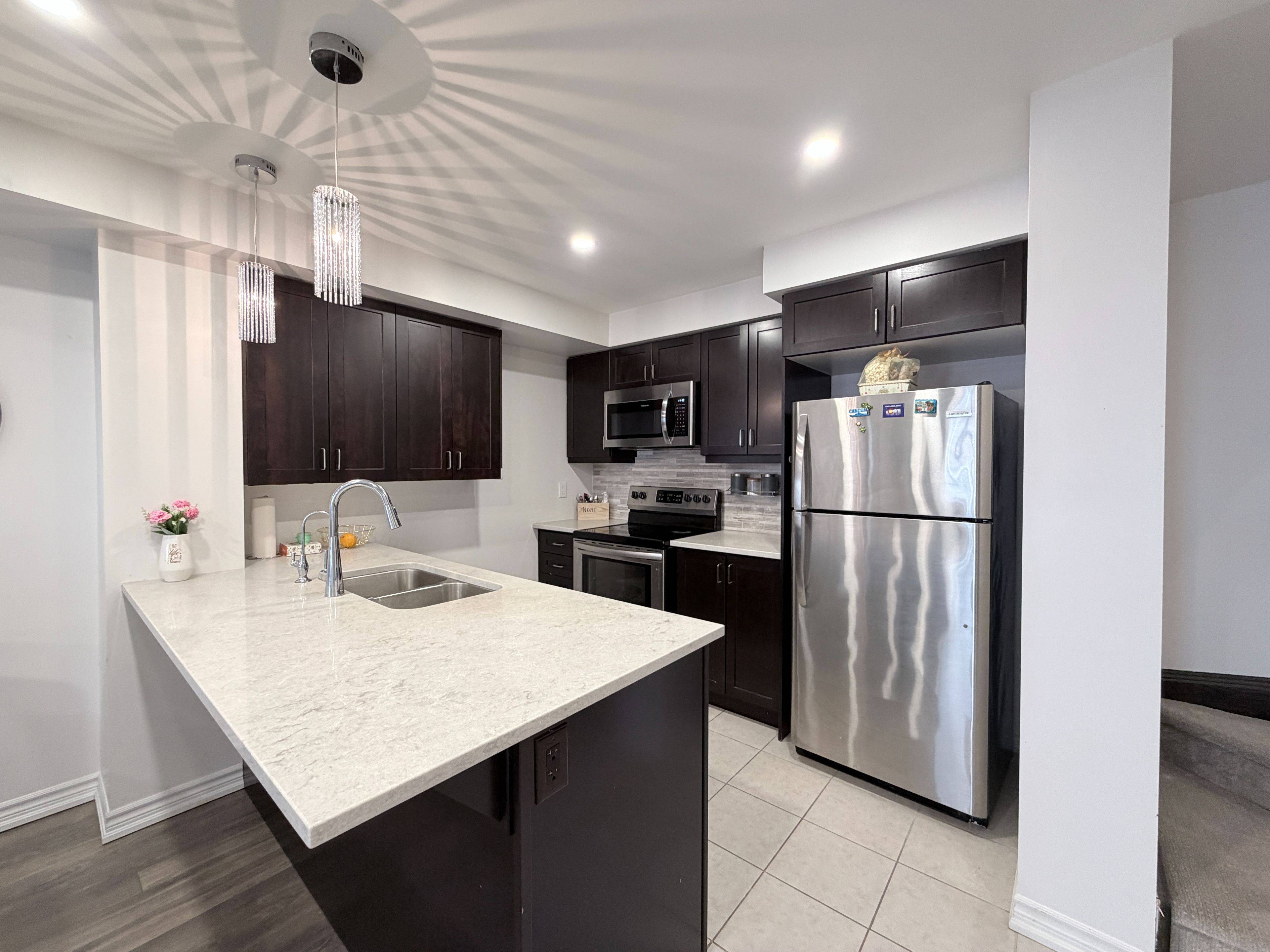 Milton, ON L9E 1P1,1222 Rose WAY #50