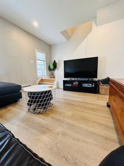 Fort Erie, ON L0S 1N0,3644 Elm ST