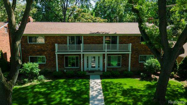 Grosse Pointe, MI 48230,516 NEFF Lane LN