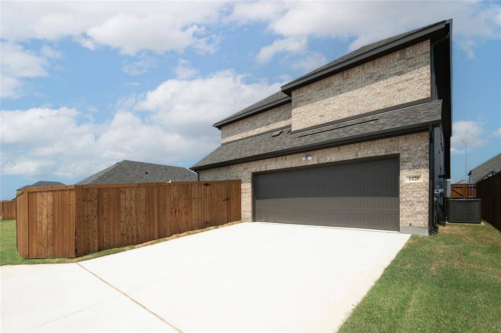 Justin, TX 76247,1428 Sun Garden Way