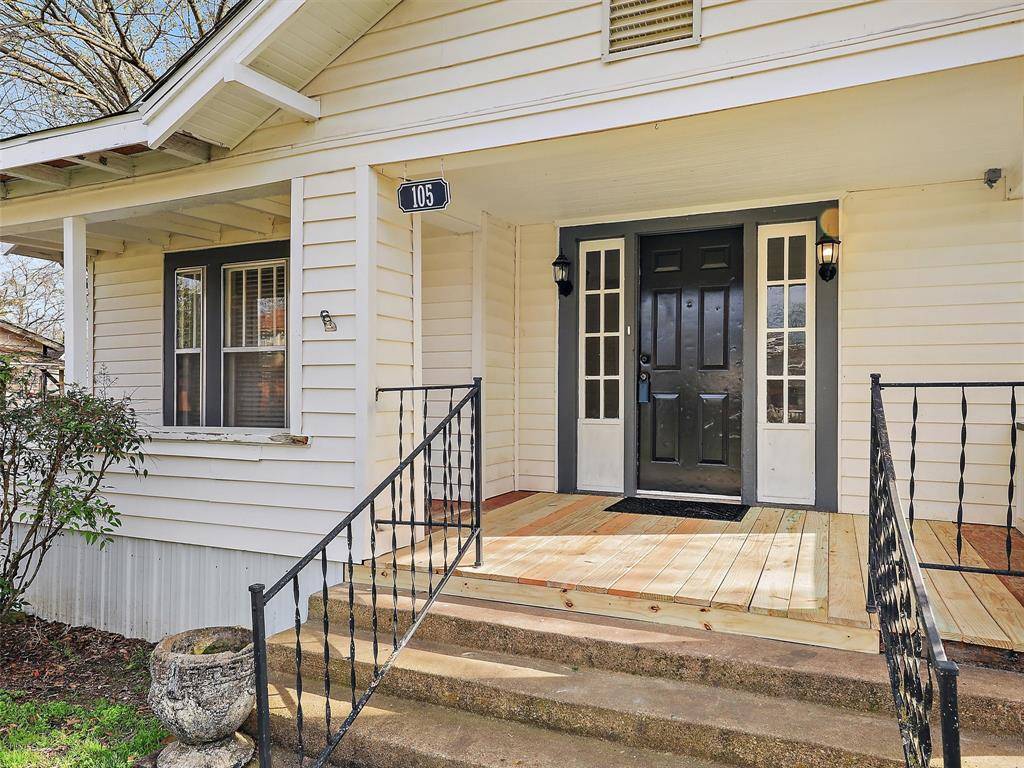 Leonard, TX 75452,105 E Hunt Street