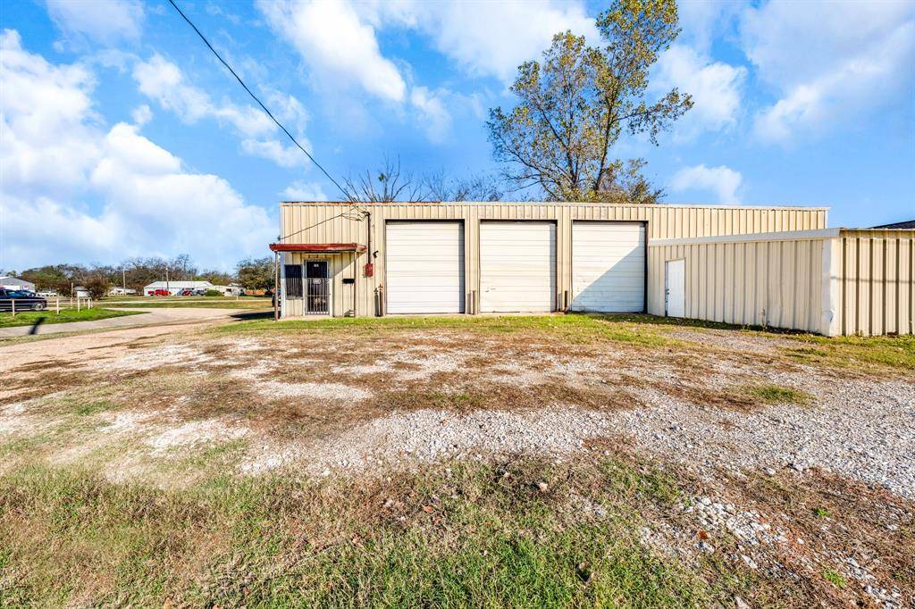 Terrell, TX 75160,719 E Moore Avenue