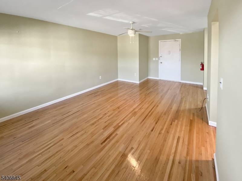 Clifton City, NJ 07013,605 Grove #K 12