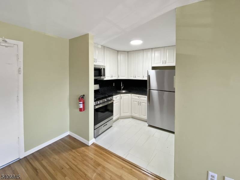 Clifton City, NJ 07013,605 Grove #K 12