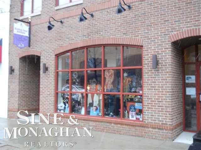 Grosse Pointe, MI 48230,17027 KERCHEVAL RD