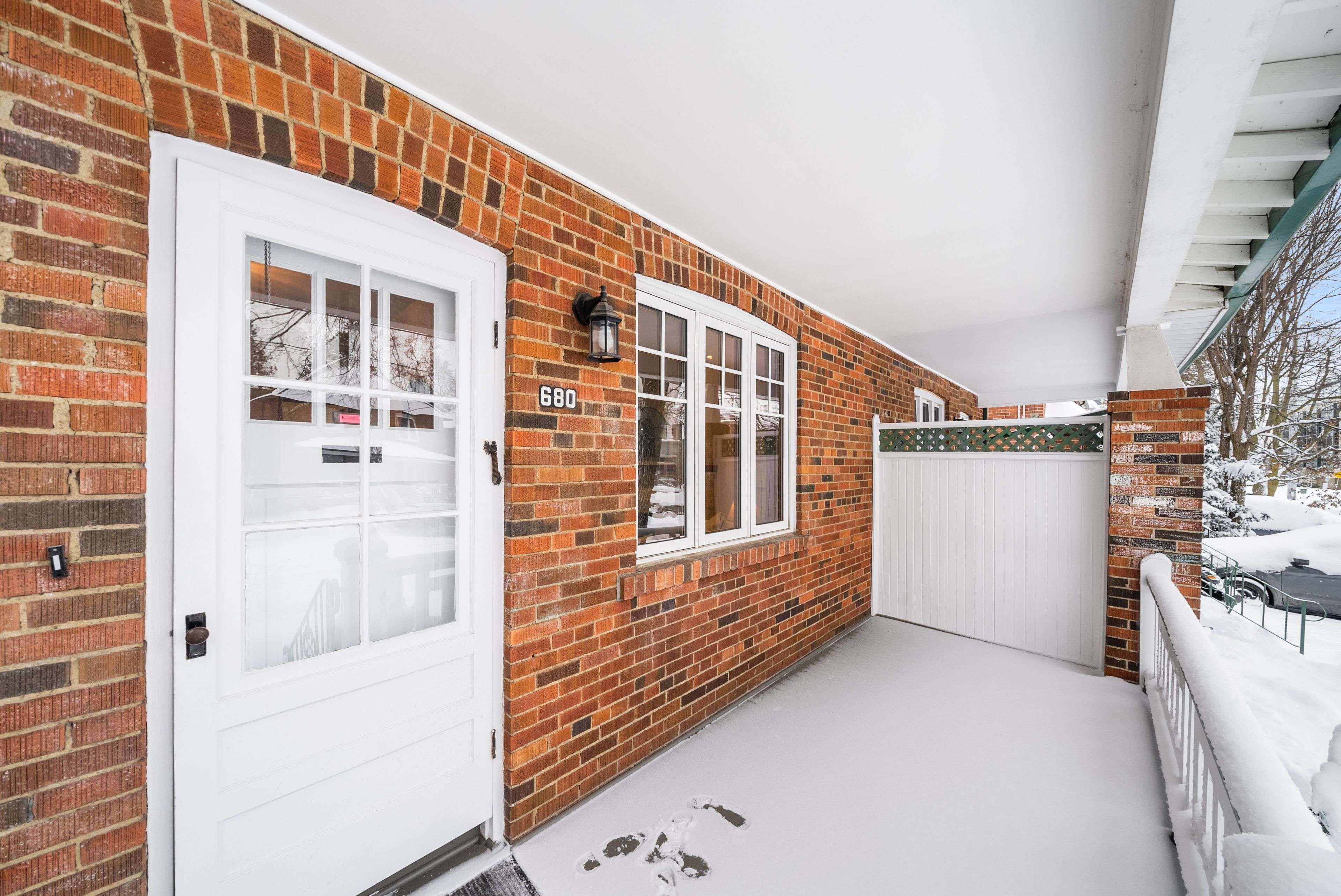 Toronto C10, ON M4S 1V3,680 Hillsdale AVE E