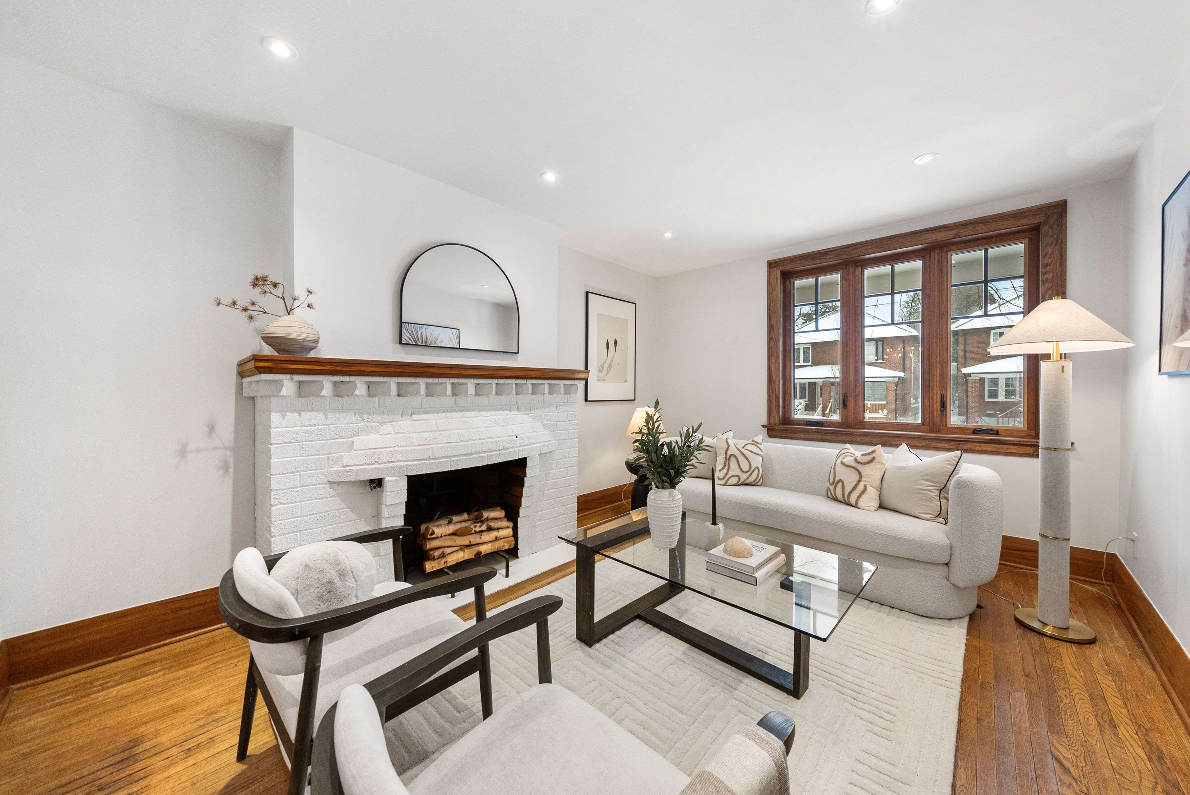 Toronto C10, ON M4S 1V3,680 Hillsdale AVE E