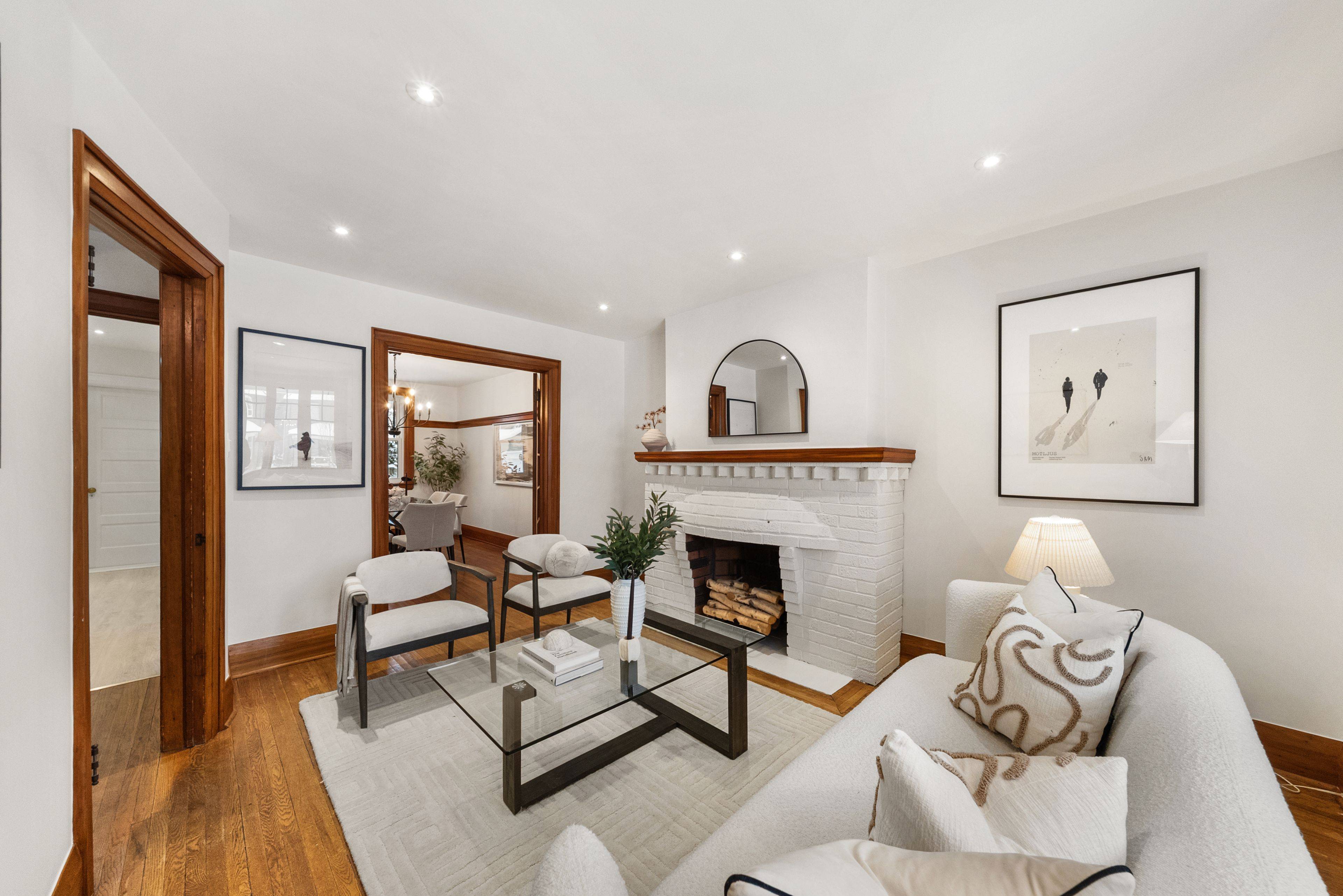 Toronto C10, ON M4S 1V3,680 Hillsdale AVE E