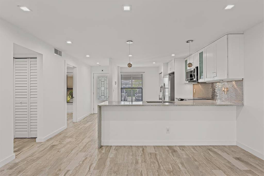 Deerfield Beach, FL 33441,1629 Riverview Rd #120