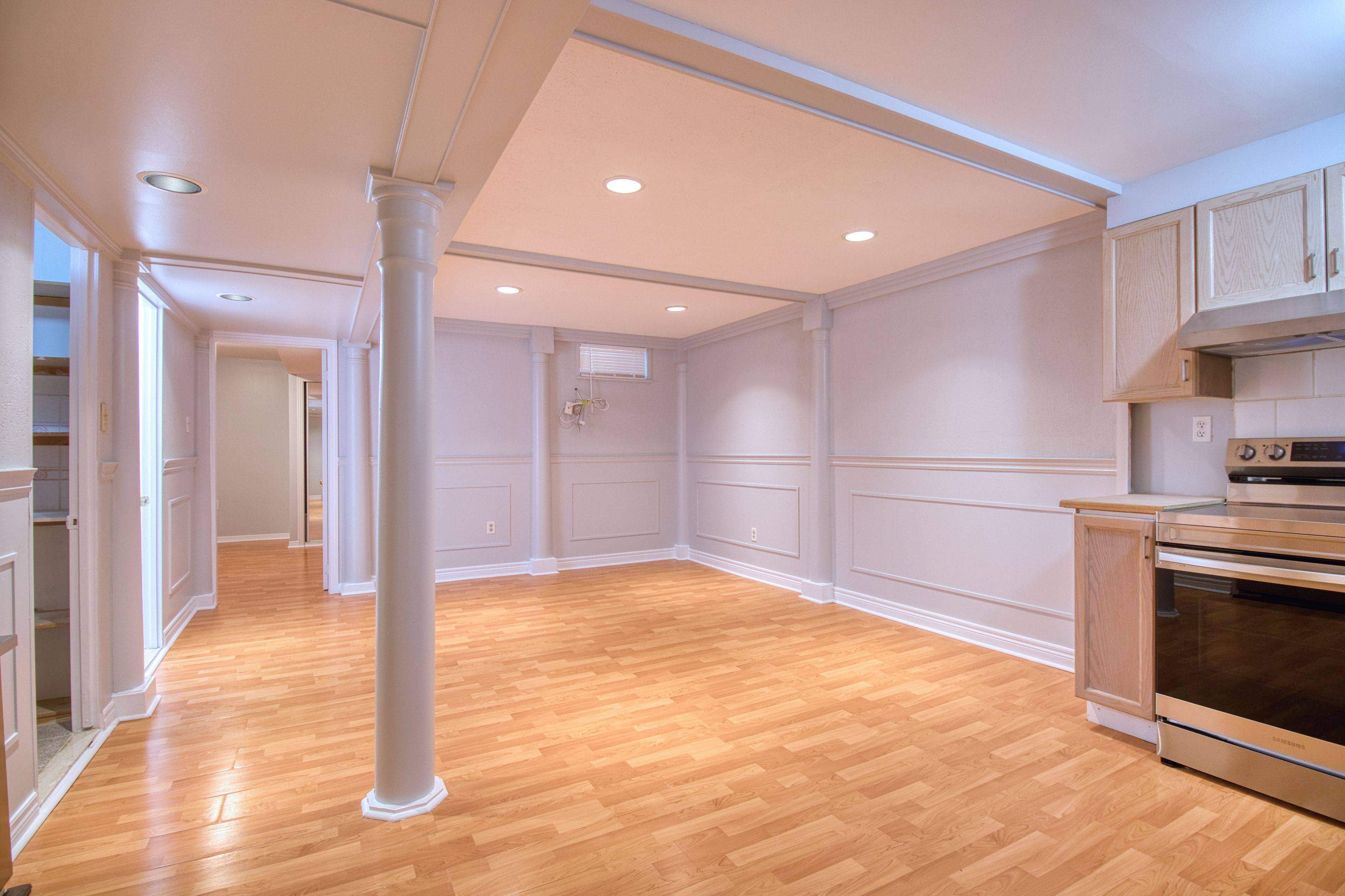 Mississauga, ON L5N 7G8,7299 Sandhurst DR #Bsmt