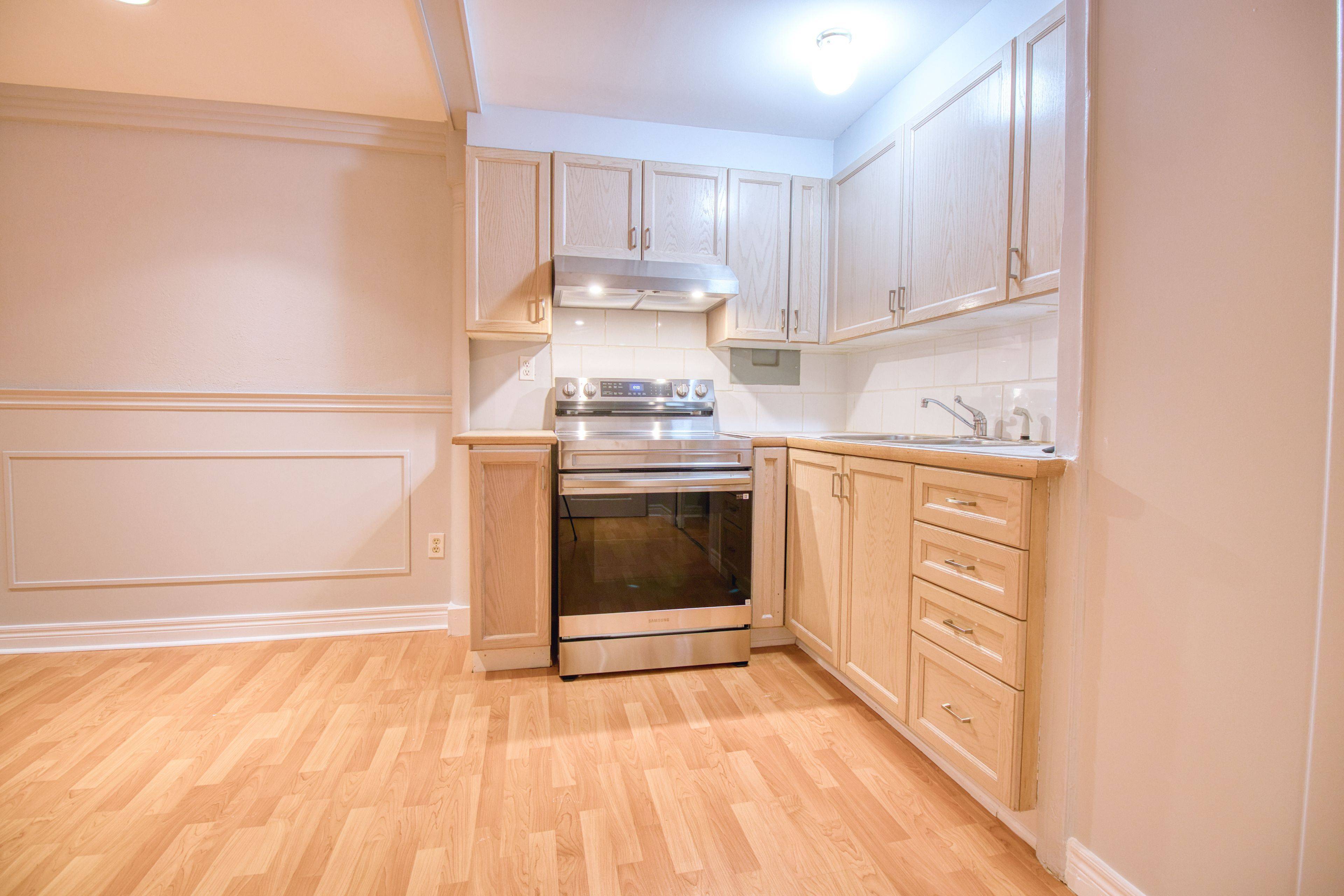 Mississauga, ON L5N 7G8,7299 Sandhurst DR #Bsmt