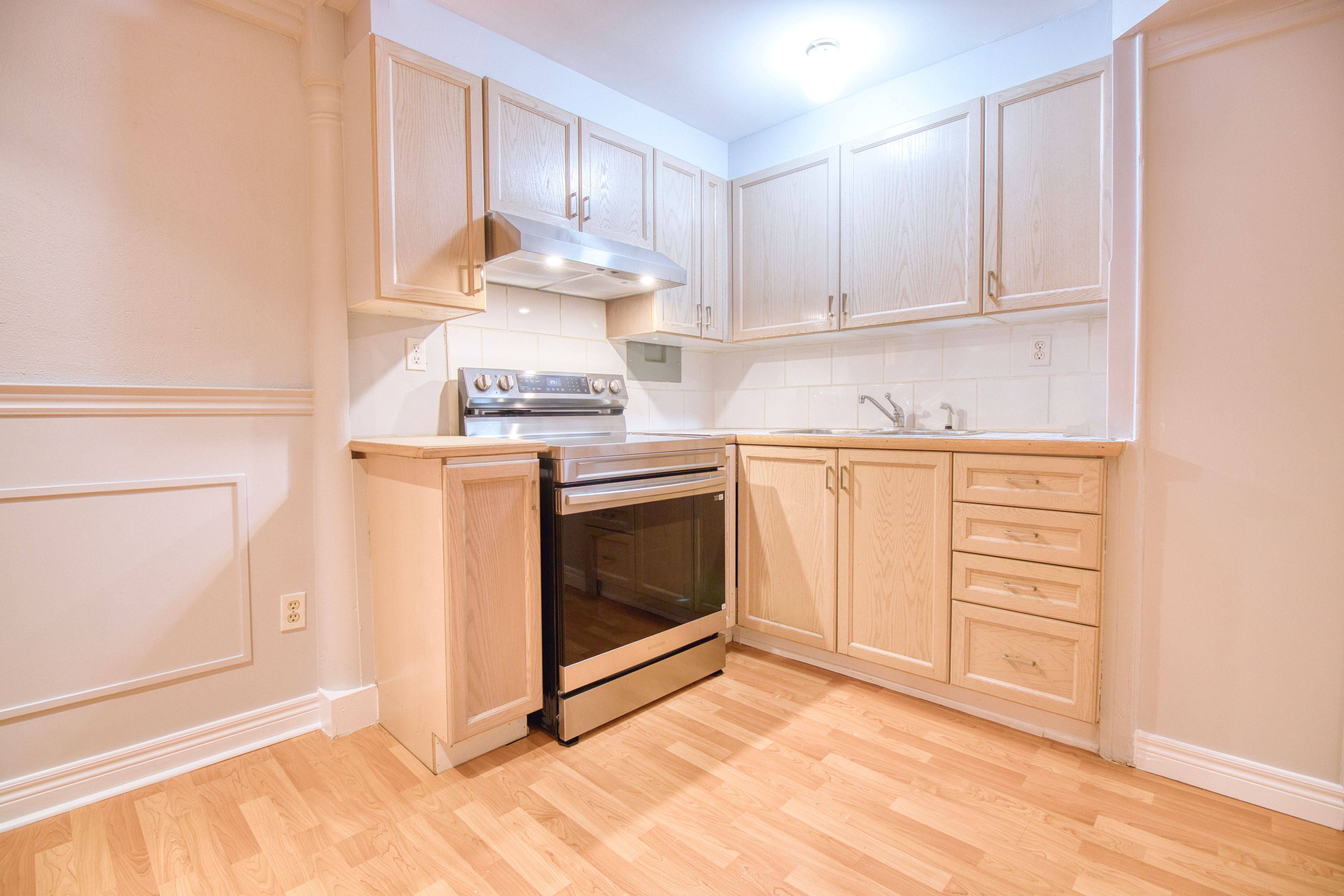 Mississauga, ON L5N 7G8,7299 Sandhurst DR #Bsmt