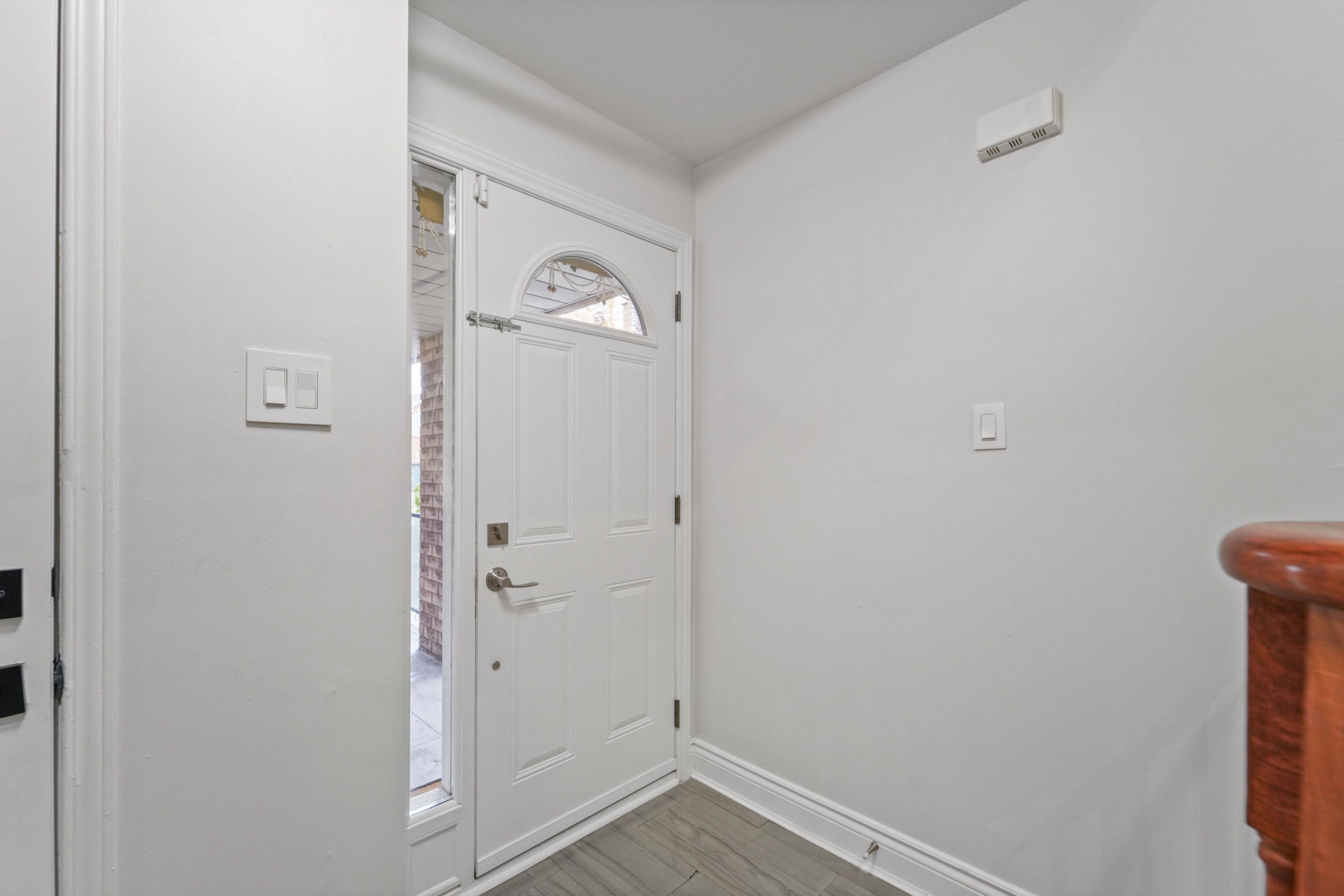 Mississauga, ON L5N 6J8,2988 Gulfstream WAY