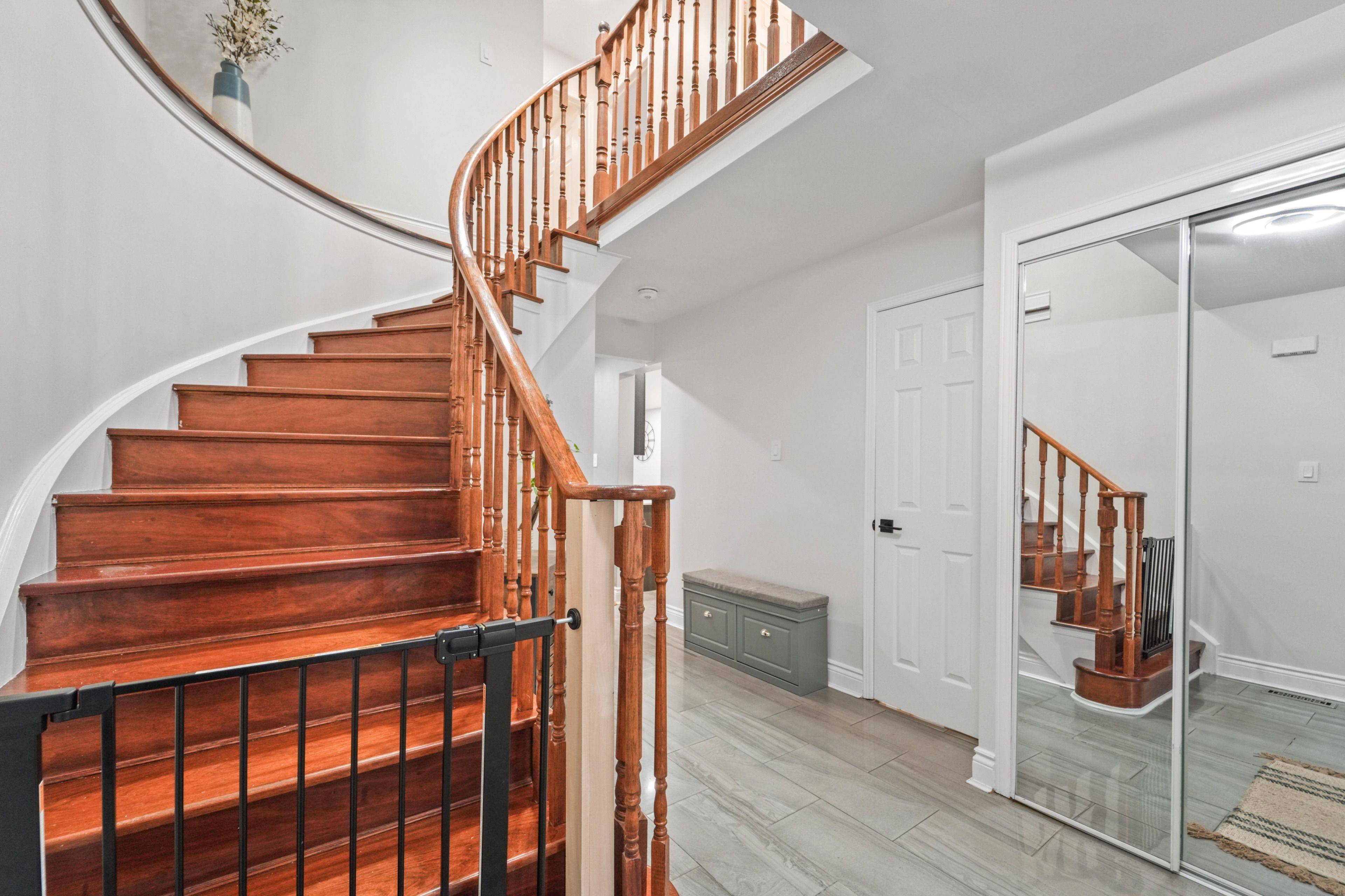 Mississauga, ON L5N 6J8,2988 Gulfstream WAY