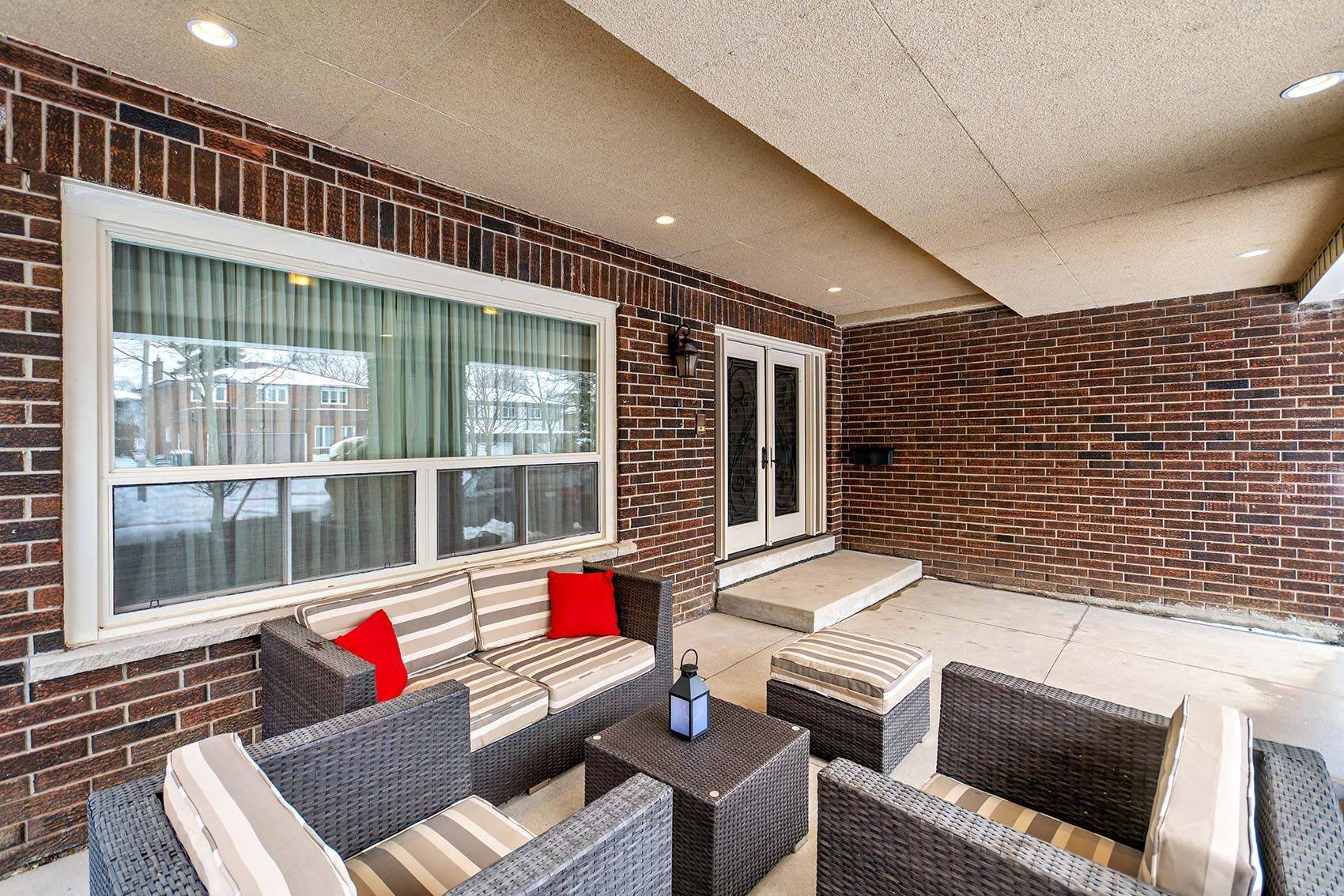 Mississauga, ON L5C 3A2,2529 Claymore CRES