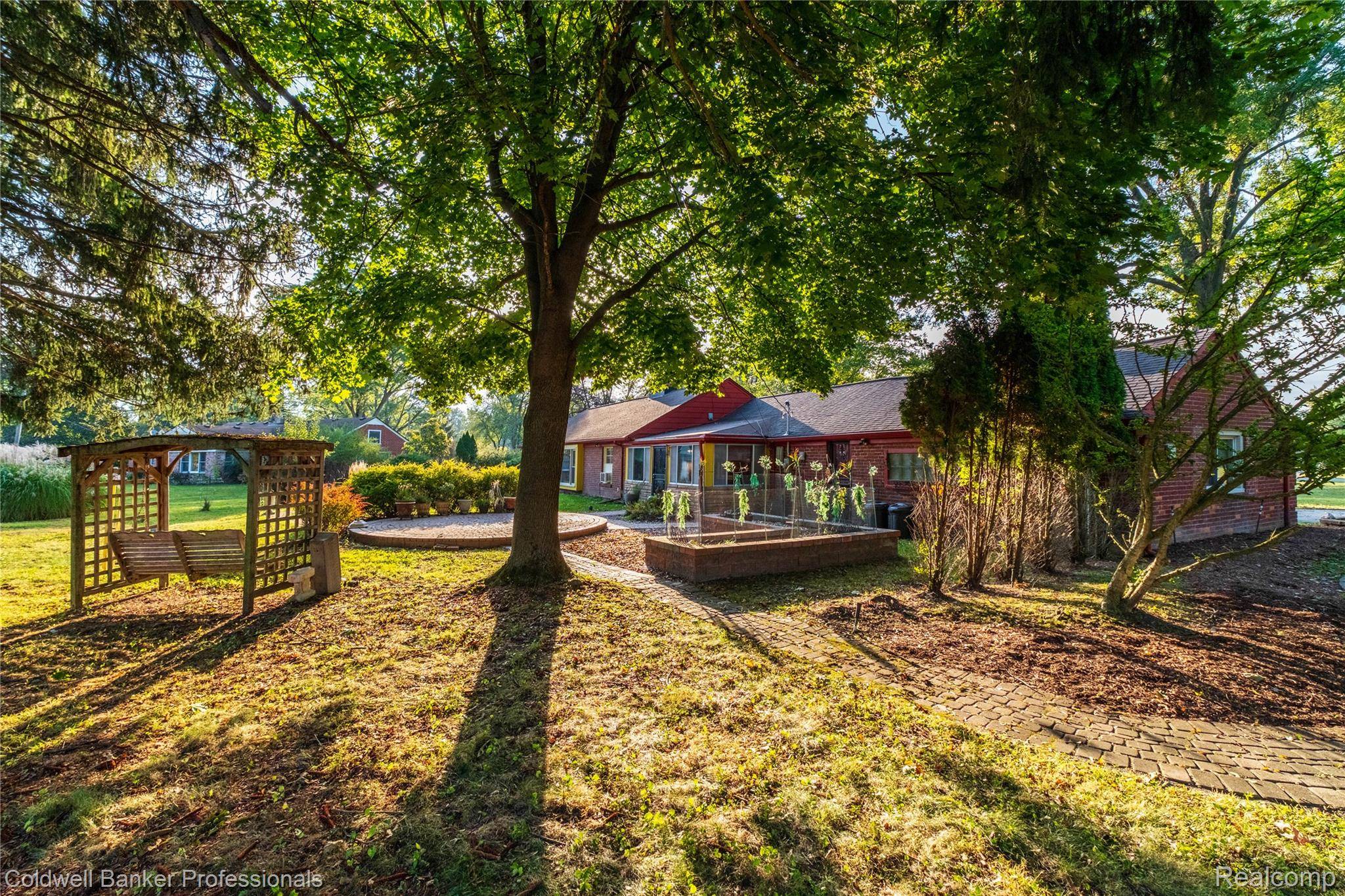 Southfield, MI 48033,25100 Peekskill