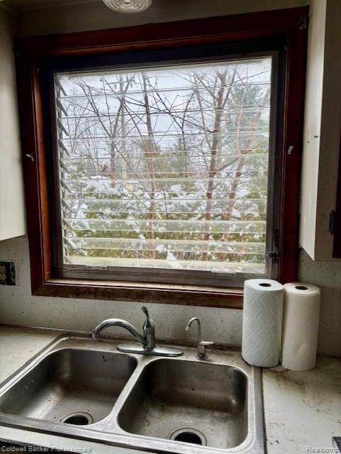 Detroit, MI 48219,16101 Salem ST