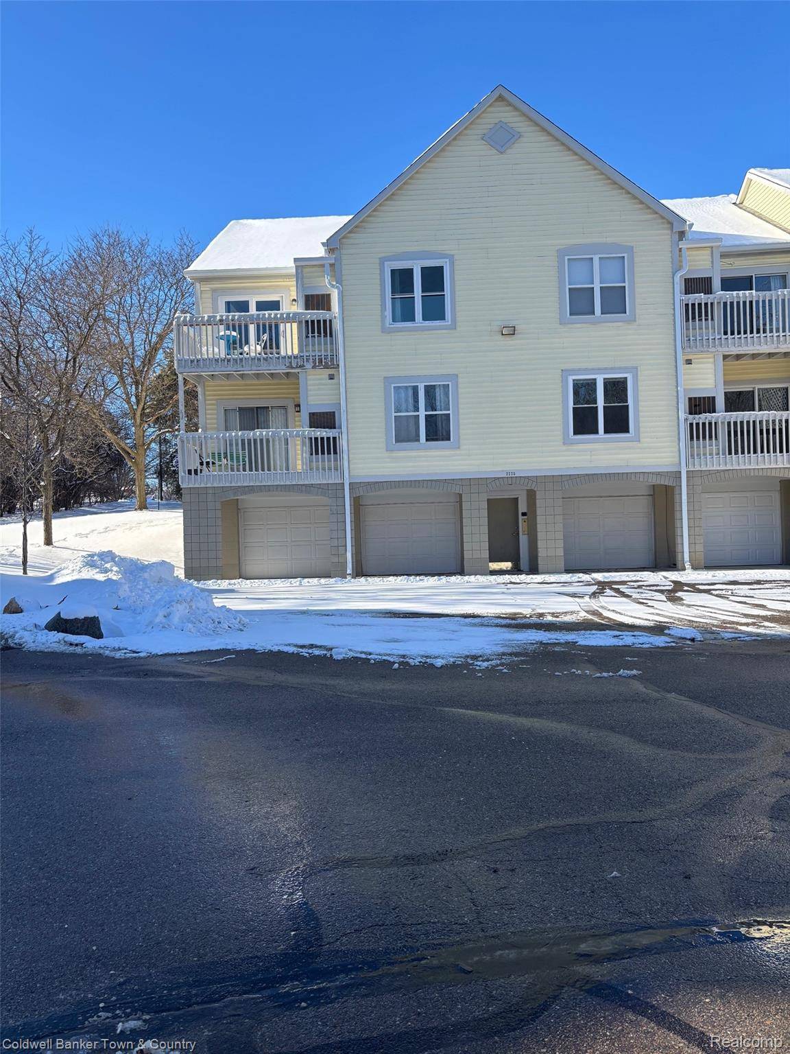 Ann Arbor, MI 48104,2225 S Huron Pkwy #2