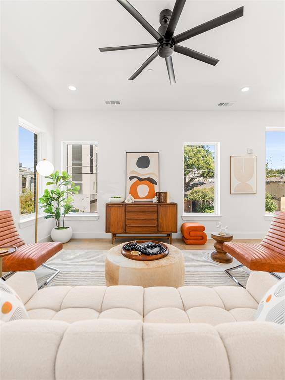 Dallas, TX 75204,2015 N Prairie Avenue #101