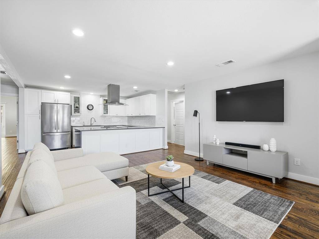 Farmers Branch, TX 75234,13906 Dennis Lane