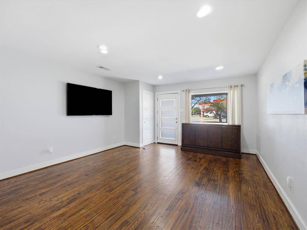 Farmers Branch, TX 75234,13906 Dennis Lane