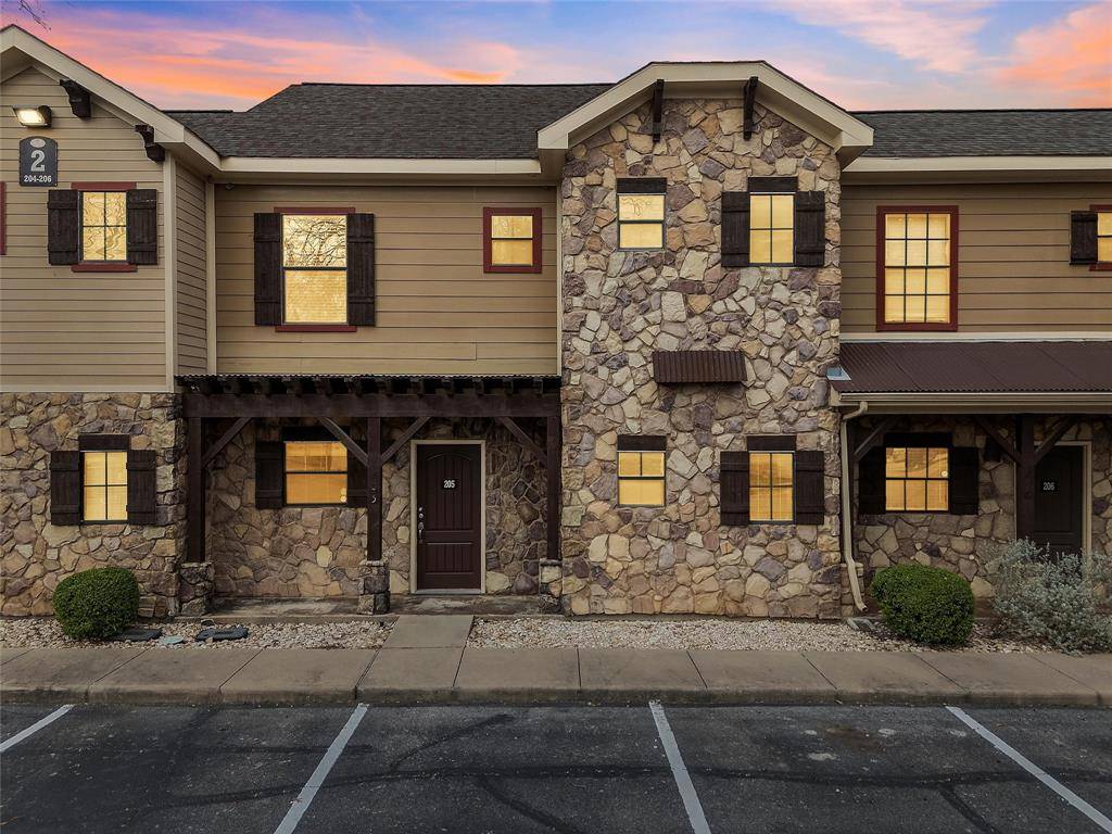 Waco, TX 76706,2410 S 2nd #205