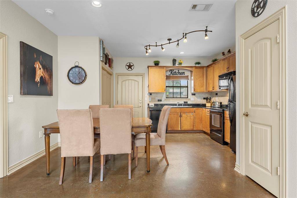 Waco, TX 76706,2410 S 2nd #205