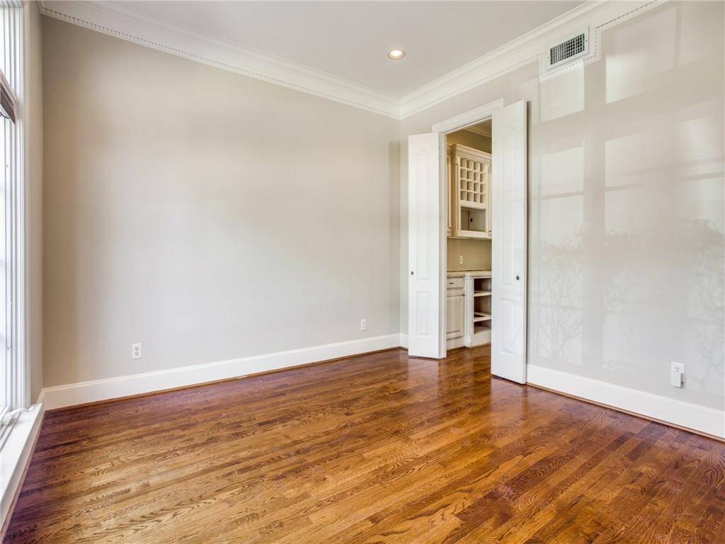 Dallas, TX 75209,4308 N Cresthaven Road