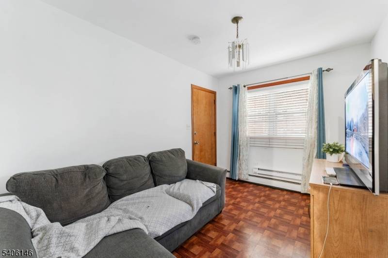 Newark City, NJ 07105,58 Van Buren St